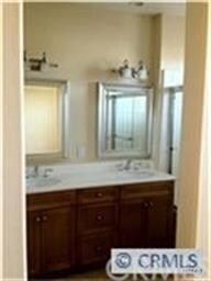 Master bath with dual sinks
