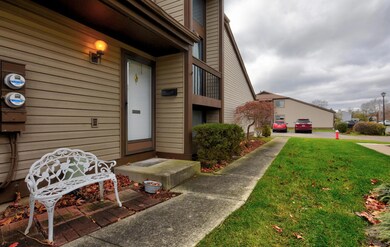 890 Westbury Ln S unit 2-A, Columbus, OH 43228 - photo 2