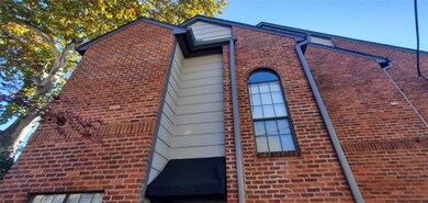 View of home's exterior