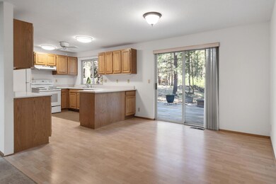 14570 Mountain View Loop, Sisters, OR 97759 - photo 6