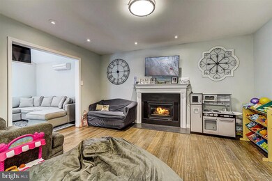 182 Abbey Dr, Royersford, PA 19468 - photo 5