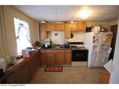 628 Center St, Jim Thorpe, PA 18229 - photo 3