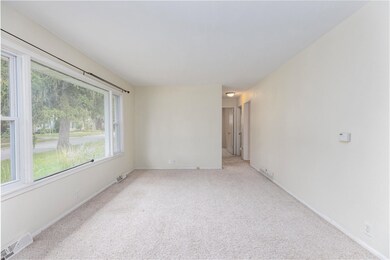 1812 Gibson St, Cedar Falls, IA 50613 - photo 3