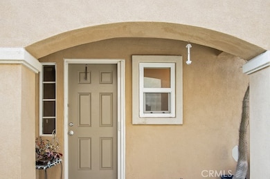 899 W Kemp Ct, Compton, CA 90220 - photo 2