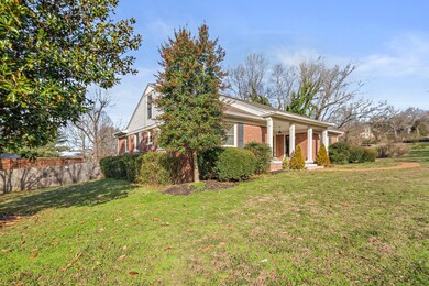 505 Oakwood Dr, Columbia, TN 38401 - photo 3