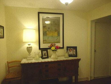 Entry/Foyer.