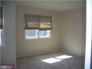 76 E Jonathan Ct, Kennett Square, PA 19348 - photo 4