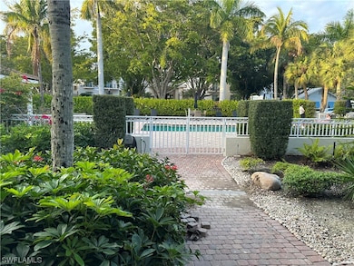 950 7th Ave S unit 12, Naples, FL 34102 - photo 2