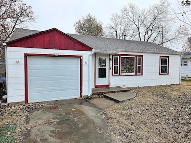 808 N Barber St, McPherson, KS 67460 - photo 3