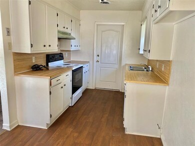 22 Scotsmeadow St, Gainesville, TX 76240 - photo 6