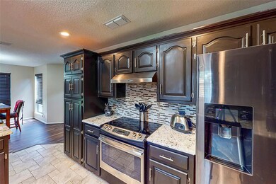 4025 Crescent Valley Cir, Denison, TX 75020 - photo 4