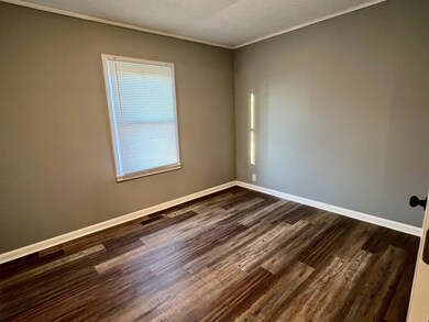 314 Charlotte Dr, Shelbyville, TN 37160 - photo 6