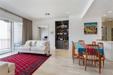 LIVING, WET BAR, DINING