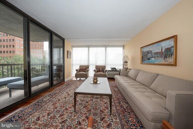 Independence Place unit 407H, Philadelphia, PA 19106 - photo 3