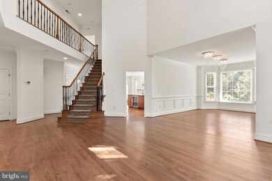 1910 Armand Ct, Falls Church, VA 22043 - photo 3