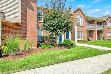 51719 Adler Park Dr W unit 77, Chesterfield, MI 48051 - photo 7