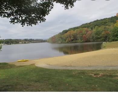 81 High St unit 24, Amesbury, MA 01913 - photo 2