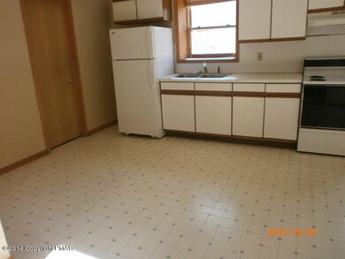 1177 Wallace St, Stroudsburg, PA 18360 - photo 5