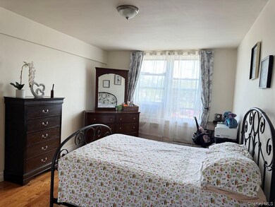60-11 Broadway unit 3S, Woodside, NY 11377 - photo 6