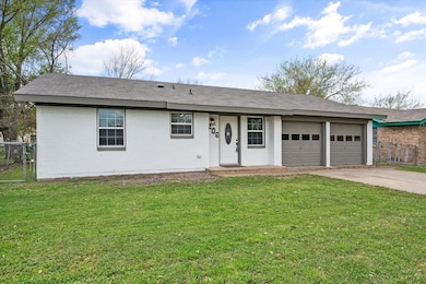 1206 S Benton St, Corsicana, TX 75110 - photo 2