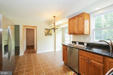 15213 Peachstone Dr, Silver Spring, MD 20905 - photo 7