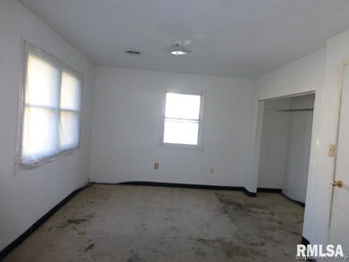 3034 E Elm St, Springfield, IL 62702 - photo 7