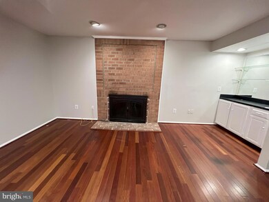 9003 Streamview Ln, Vienna, VA 22182 - photo 7