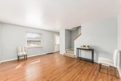 1084 W Sells_007