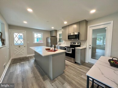 6508 Monroe Ave, Sykesville, MD 21784 - photo 3