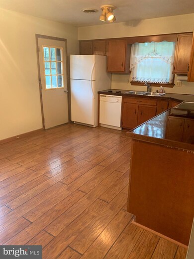 105 Henry O Michael Rd, Berkeley Springs, WV 25411 - photo 7