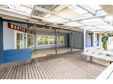 96470 Highway 99, Junctioncity, OR 97448 - photo 5