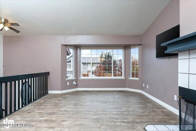 04-Living Room_MAX3829