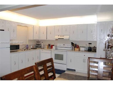 4528 SW 54th St unit 304B, Fort Lauderdale, FL 33314 - photo 4