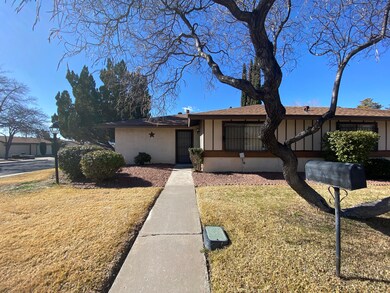 10657 Park View Cir, El Paso, TX 79935 - photo 2