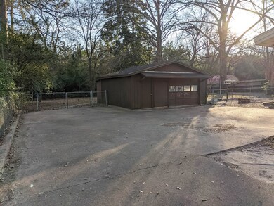 803 Mockingbird Ln, Nacogdoches, TX 75964 - photo 3