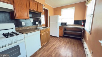 7716 Emerson Rd, Hyattsville, MD 20784 - photo 5