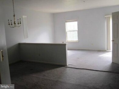 7009 Flag Harbor Dr, District Heights, MD 20747 - photo 3