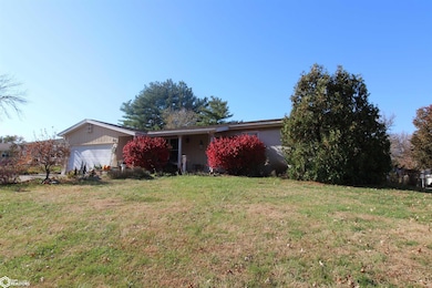 2020 Logan Dr, Keokuk, IA 52632 - photo 2