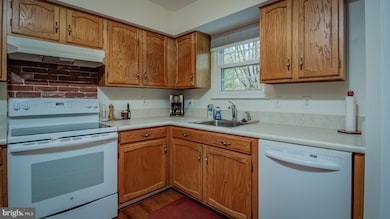 45 Cross Laurel Ct, Germantown, MD 20876 - photo 2