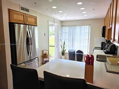 4160 Inverrary Dr unit 112, Lauderhill, FL 33319 - photo 2