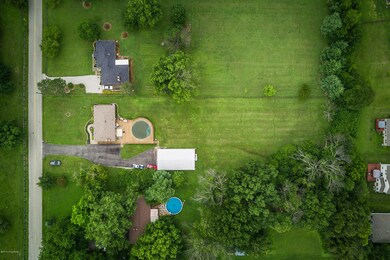 9304 Cedar Creek Rd, Louisville, KY 40228 - photo 4