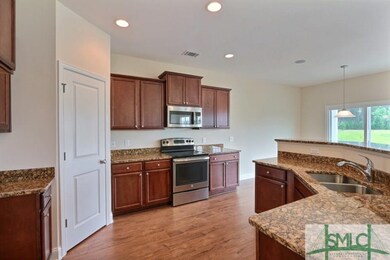 Gorgeous, open kitchen w/breakfast area.