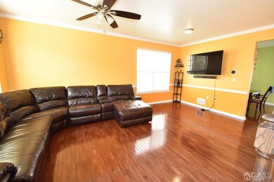 315 Morning Glory Dr, Monroe Township, NJ 08831 - photo 4