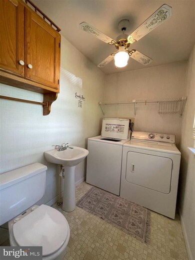 211 E North St unit FRONT, Waynesboro, PA 17268 - photo 4