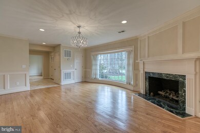 6610 Van Winkle Dr, Falls Church, VA 22044 - photo 7