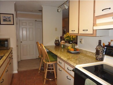 45 Dogwood Dr unit U207, Nashua, NH 03062 - photo 3