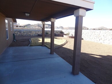 784 Desert Spring Dr, Horizon City, TX 79928 - photo 3