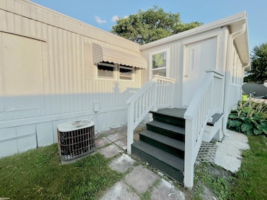 5294 Argyle Ct, Sterling Heights, MI 48310 - photo 6