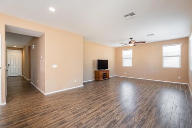 06_Family-Room-01