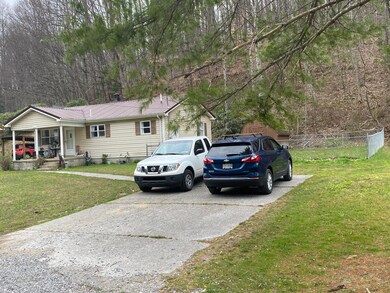 CONCRETE DRIVEWAY